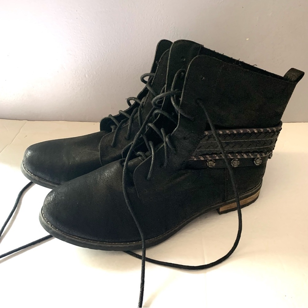 Torrid Size 9W Ladies Black Fall Ankle Booties Western Style  Boho